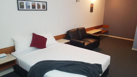 Ayr Traveller's Motel - VIC Tourism 5