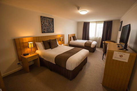 Bairnsdale International - VIC Tourism 6