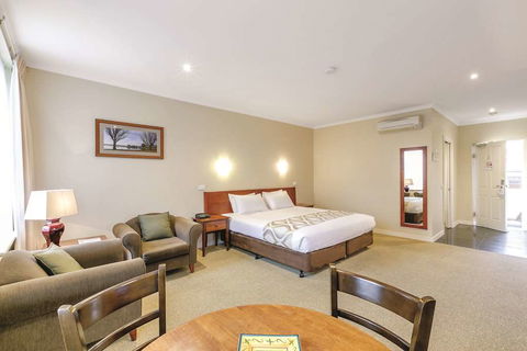Lake Inn Ballarat - VIC Tourism 14