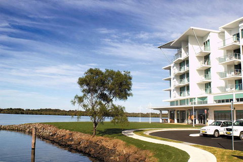 Ramada Hotel & Suites Ballina - VIC Tourism 0