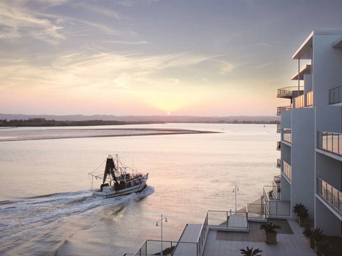 Ramada Hotel & Suites Ballina - VIC Tourism 1