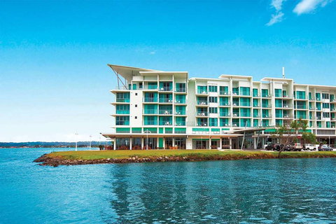 Ramada Hotel & Suites Ballina - VIC Tourism 3