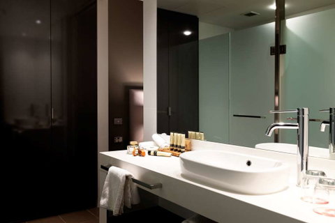 East Hotel - VIC Tourism 6