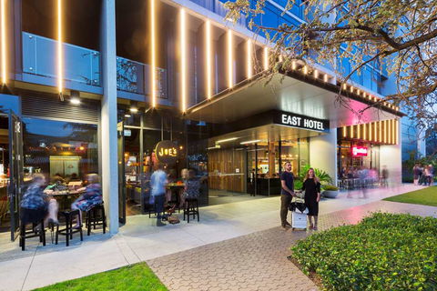 East Hotel - VIC Tourism 1