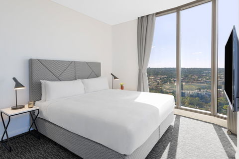 Meriton Suites George St - VIC Tourism 0