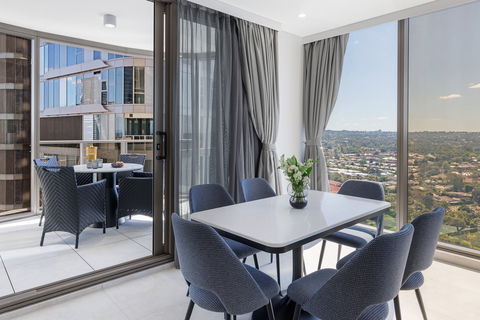Meriton Suites George St - VIC Tourism 2