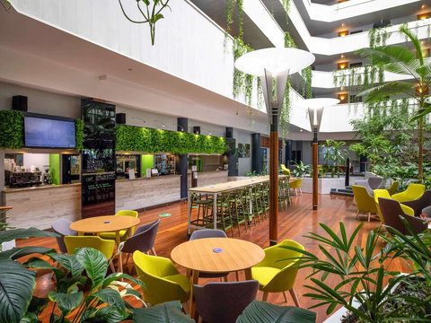 Novotel Darwin Atrium - VIC Tourism 3