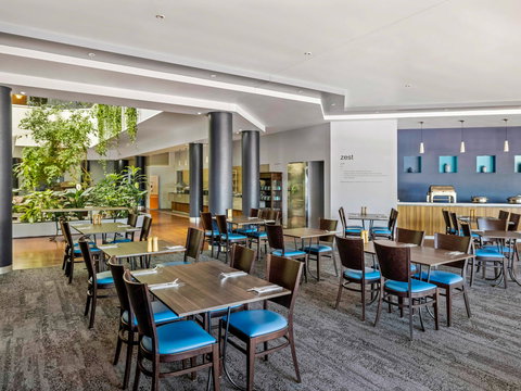 Novotel Darwin Atrium - VIC Tourism 11