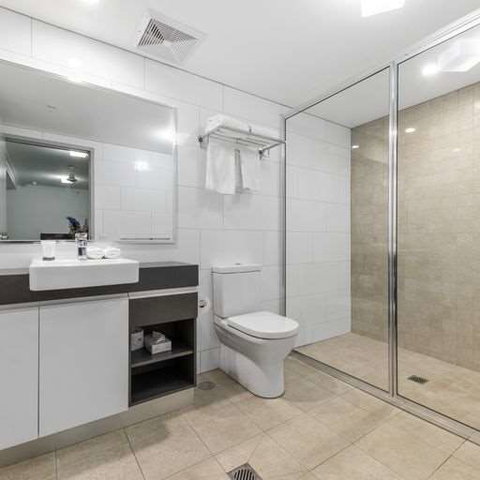 H on Mitchell Apartment Hotel - VIC Tourism 2