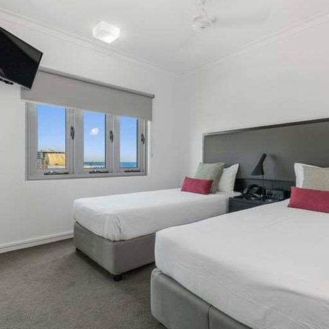 H on Mitchell Apartment Hotel - VIC Tourism 4