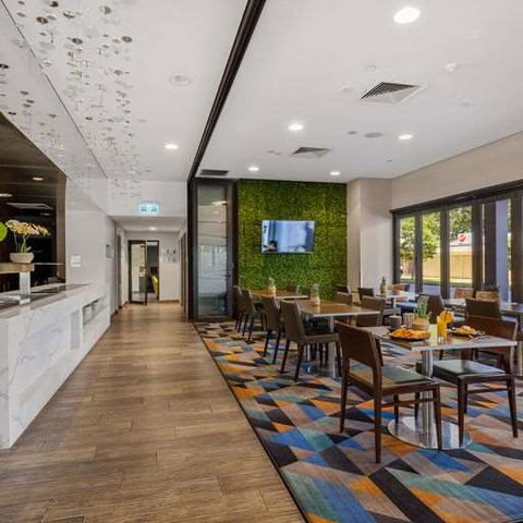 H on Mitchell Apartment Hotel - VIC Tourism 7