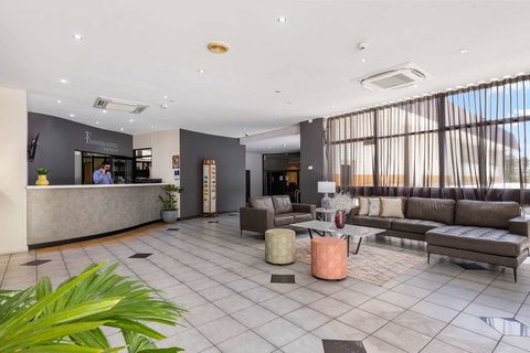 Hotel Frontier Darwin - VIC Tourism 1