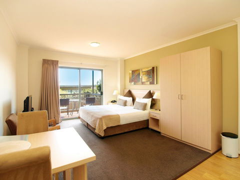 Oaks Goldsbrough Apartment Hotel - VIC Tourism 1