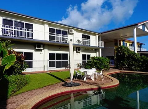 Barrier Reef Motel - VIC Tourism 0