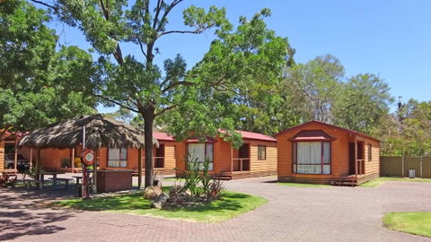 Adelaide Caravan Park - VIC Tourism 0