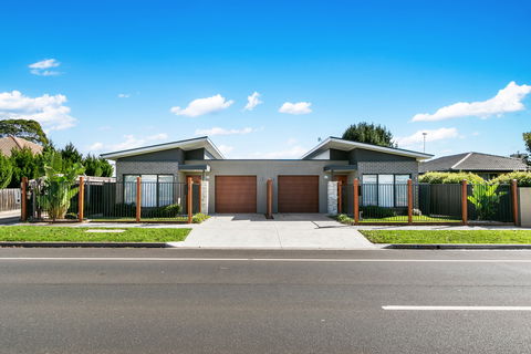 Hotel Aspen & Apartments - VIC Tourism 2