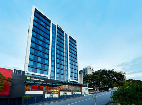 Holiday Inn Express Brisbane Central - VIC Tourism 1
