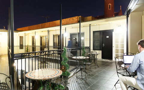 Airport Hotel Sydney - VIC Tourism 0