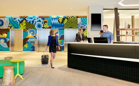 Holiday Inn Express Adelaide City Centre - VIC Tourism 2