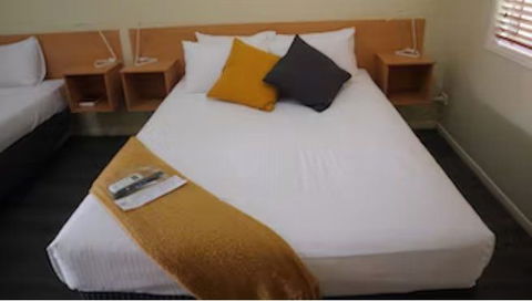Gayndah Colonial Motor Inn - VIC Tourism 1