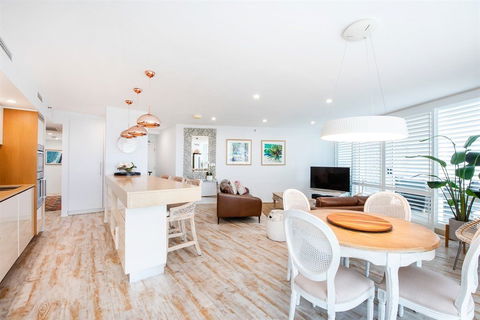 Lanai Riverside Apartments - VIC Tourism 1