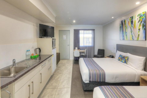 Roma Central Motel - VIC Tourism 2