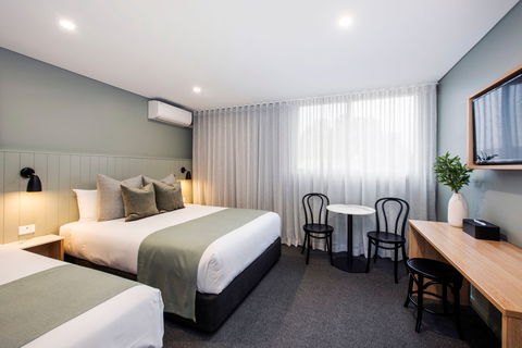 Aden Hotel Mudgee - VIC Tourism 1