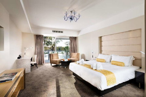 Swan River Hotel - VIC Tourism 2