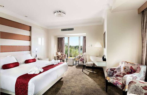 Swan River Hotel - VIC Tourism 7