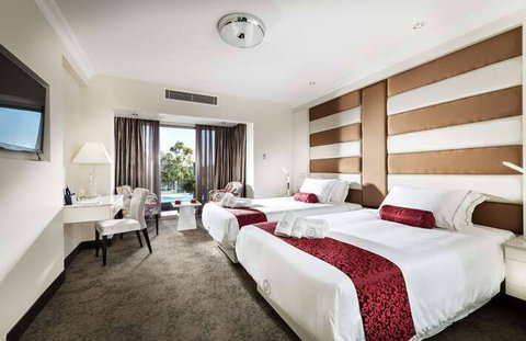 Swan River Hotel - VIC Tourism 8