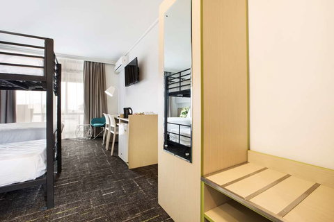 Nightcap at Sandringham Hotel - VIC Tourism 4