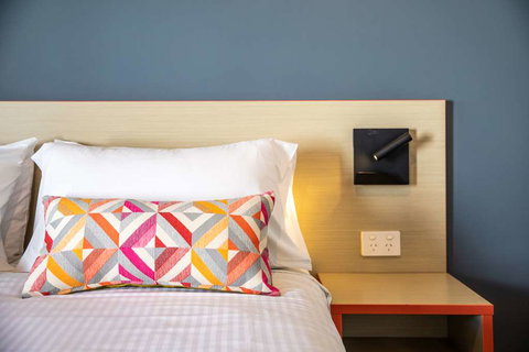Monash Hotel - VIC Tourism 6