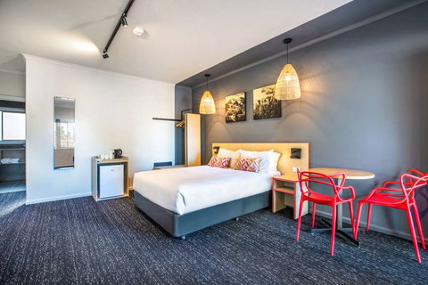 Monash Hotel - VIC Tourism 14