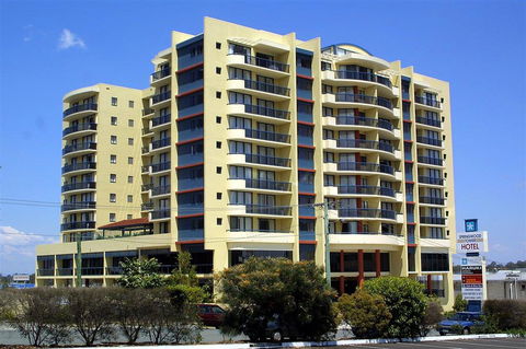 Springwood Tower Apartment Hotel - VIC Tourism 0