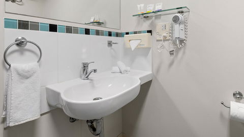 Metro Hotel Perth City - VIC Tourism 9