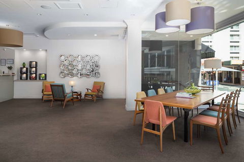 Pensione Hotel Perth - VIC Tourism 6