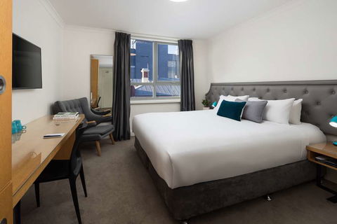 Pensione Hotel Perth - VIC Tourism 8