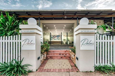 Palms City Resort - VIC Tourism 6