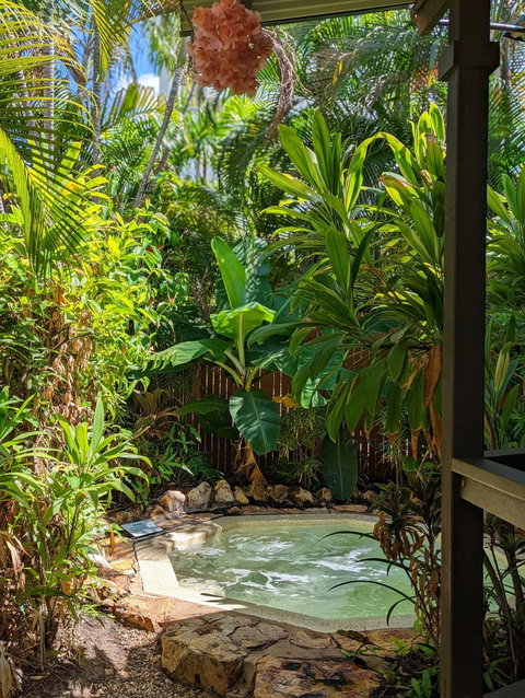 Palms City Resort - VIC Tourism 7