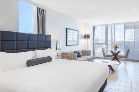 Meriton Suites Broadbeach - VIC Tourism 1