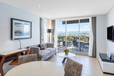 Meriton Suites Broadbeach - VIC Tourism 2
