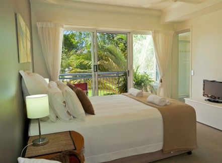 Noosa Riviera Resort - VIC Tourism 1