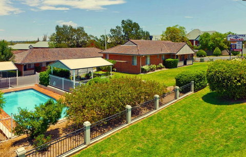 Abraham Lincoln Motel - VIC Tourism 0