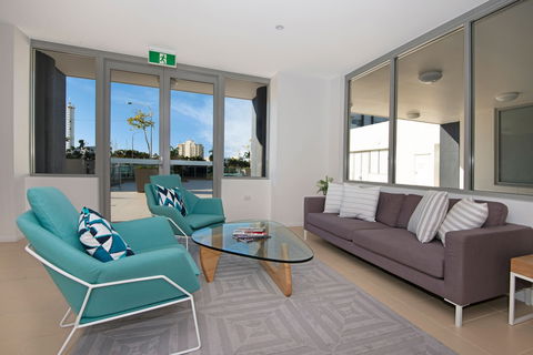 Allure Hotel And Apartments - VIC Tourism 1