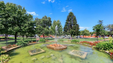 Bushmans Motor Inn - VIC Tourism 2
