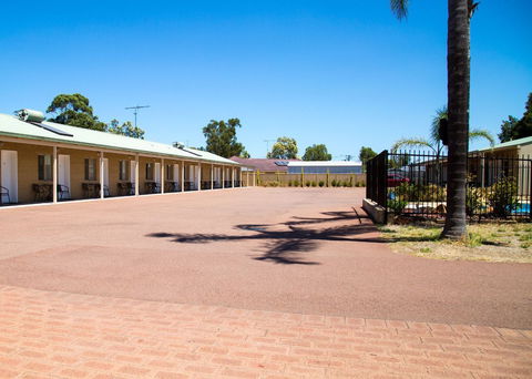 Pinjarra Resort - VIC Tourism 2