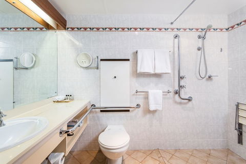 Adelaide Inn - VIC Tourism 2