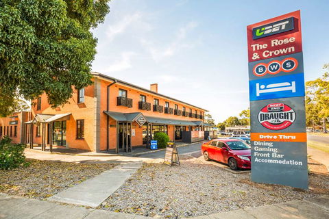 Nightcap Rose & Crown Hotel - VIC Tourism 0