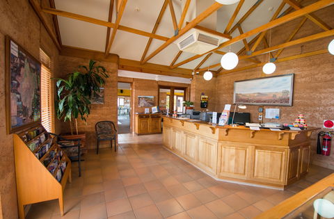 Mud Hut Motel - VIC Tourism 2