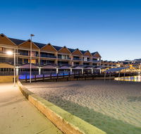 Dolphin Quay Apartment Hotel - VIC Tourism